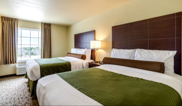 guestroom in cobblestone inn and suites 