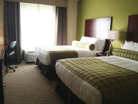 guest room in the cobblestone inn and suites 
