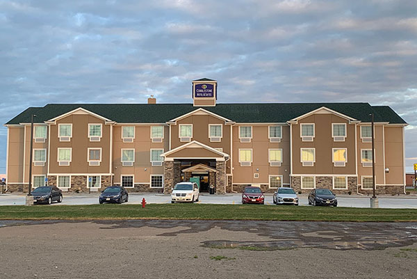 exterior of Cobblestone Hotel & Suites in Cozad, Nebraska